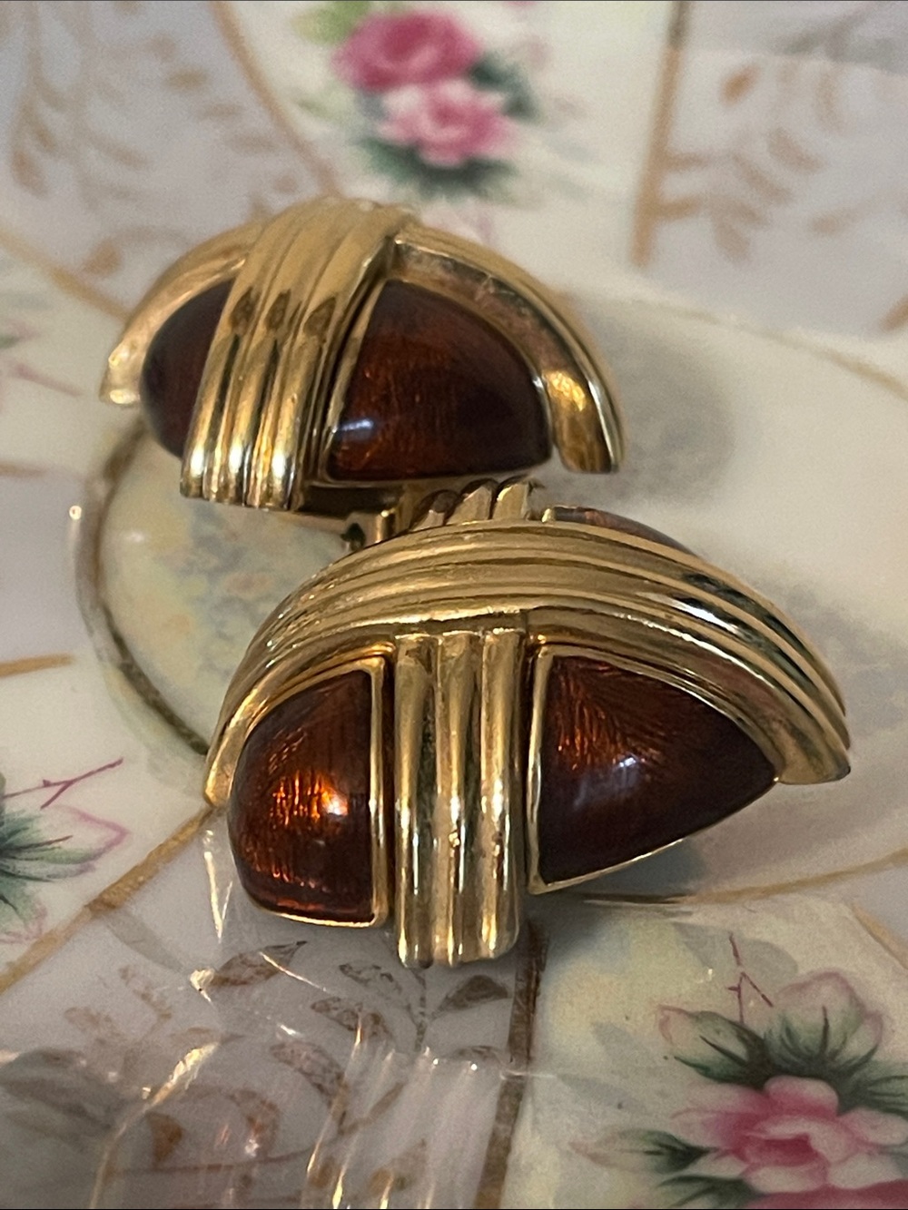 Ciner Bronze-Brown Enamel & Gold “X” Runway Statement Clip On Earrings - Picture 4 of 9